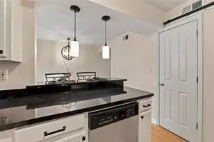 6940 Roswell Rd, Sandy Springs, GA 30328 - Photo 13
