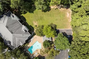 611 Barrington Hills Dr, Sandy Springs, GA 30350 - Photo 11