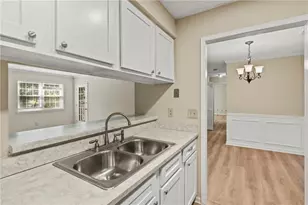 611 Barrington Hills Dr, Sandy Springs, GA 30350 - Photo 21