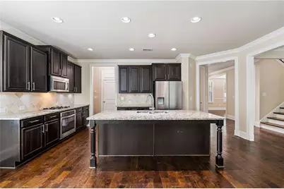 7695 Highland Bluff, Sandy Springs, GA 30328 - Photo 5