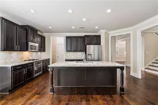 7695 Highland Bluff, Sandy Springs, GA 30328 - Photo 5
