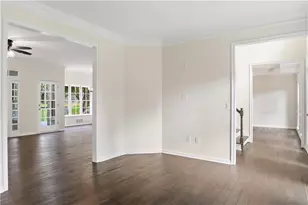180 Shyrewood Dr, Lawrenceville, GA 30043 - Photo 3
