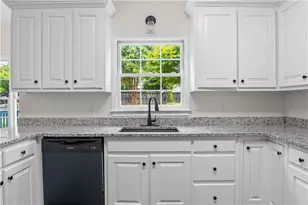 180 Shyrewood Dr, Lawrenceville, GA 30043 - Photo 15