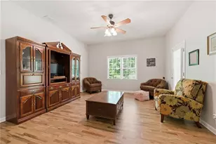 2372 Habersham Dr SW, Marietta, GA 30064 - Photo 13