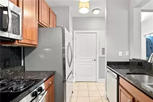 799 Hammond Dr, Sandy Springs, GA 30328 - Photo 17