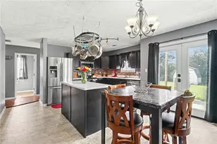 794 Baskins Cir, Winder, GA 30680 - Photo 3