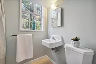 2073 E Roxboro Rd NE, Brookhaven, GA 30324 - Photo 9