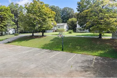 4916 Hawk Trail NE, Marietta, GA 30066 - Photo 5