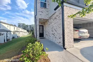 1027 Sunny Lk Dr, Lawrenceville, GA 30043 - Photo 3