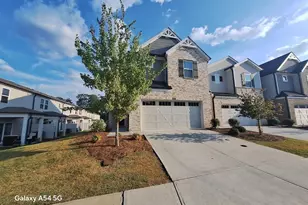 1027 Sunny Lk Dr, Lawrenceville, GA 30043 - Photo 1