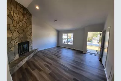 915 Fox Valley Court, Stone Mountain, GA 30088 - Photo 3