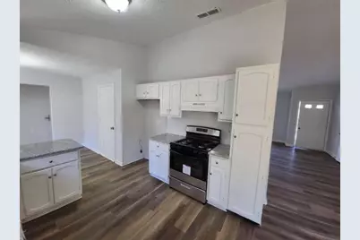 915 Fox Valley Court, Stone Mountain, GA 30088 - Photo 7