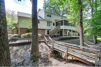 766 Chesterfield Drive, Lawrenceville, GA 30044 - Photo 37