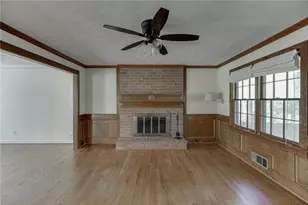766 Chesterfield Dr, Lawrenceville, GA 30044 - Photo 9