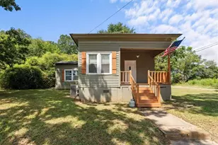 105 Ave C, Carrollton, GA 30117 - Photo 1