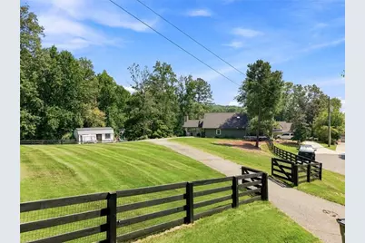 8915 Bay Lane, Gainesville, GA 30506 - Photo 5