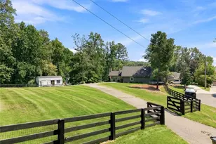 8915 Bay Ln, Gainesville, GA 30506 - Photo 5