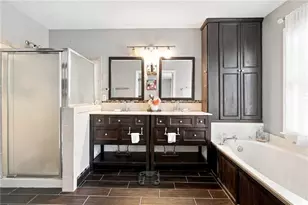 8965 Club River Dr, Roswell, GA 30076 - Photo 13