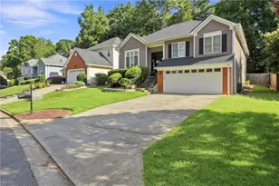 8965 Club River Dr, Roswell, GA 30076 - Photo 5