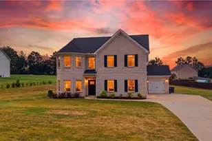685 S Jeff Davis Dr, Fayetteville, GA 30215 - Photo 1