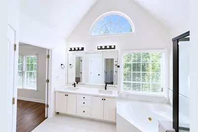7370 Glenmaura Way, Suwanee, GA 30024 - Photo 11