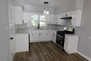 195 W Lake Dr NW, Atlanta, GA 30314 - Photo 11