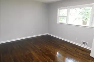 195 W Lake Dr NW, Atlanta, GA 30314 - Photo 13
