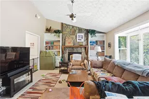 5045 Ravenwood Dr, Marietta, GA 30066 - Photo 5