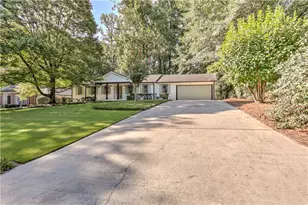 1837 Chancery Ln, Atlanta, GA 30341 - Photo 3
