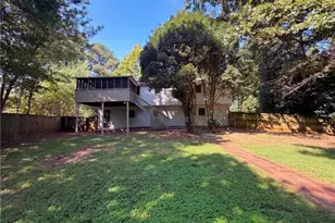 1825 Marsh Creek Dr, Lawrenceville, GA 30043 - Photo 5