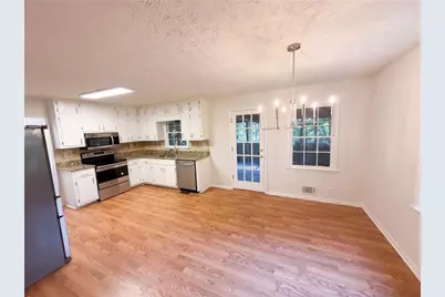 1825 Marsh Creek Drive, Lawrenceville, GA 30043 - Photo 9