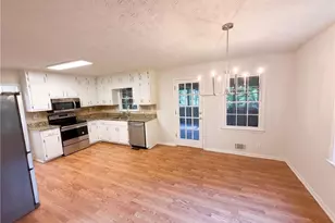 1825 Marsh Creek Dr, Lawrenceville, GA 30043 - Photo 9