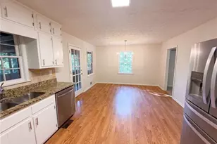 1825 Marsh Creek Dr, Lawrenceville, GA 30043 - Photo 7