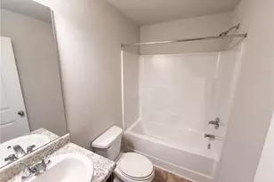 4473 Ravenwood Dr, Union City, GA 30291 - Photo 9