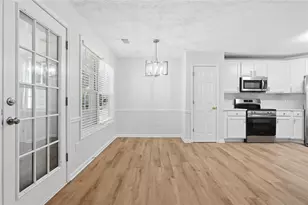 4293 Parks Ridge Dr SW, Snellville, GA 30039 - Photo 19
