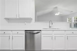4293 Parks Ridge Dr SW, Snellville, GA 30039 - Photo 23