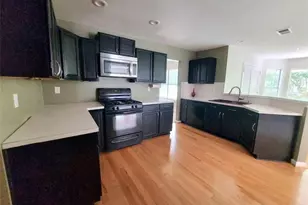2737 Crestworth Ln, Buford, GA 30519 - Photo 3