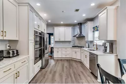 624 Lantern Park Lane, Scottdale, GA 30079 - Photo 15