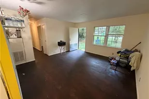 4429 Glade Rd, Forest Park, GA 30297 - Photo 9