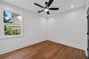 274 White St, Hoschton, GA 30548 - Photo 21