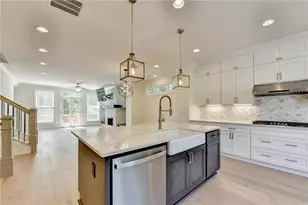 1701 Kenstone Walk, Dunwoody, GA 30338 - Photo 7
