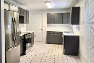 743 Kilkenny Cir, Lithonia, GA 30058 - Photo 5