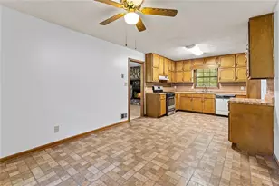 212 Farmbrook Parkway E, Stockbridge, GA 30281 - Photo 9