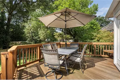 4402 Nassau Way NE, Marietta, GA 30068 - Photo 17