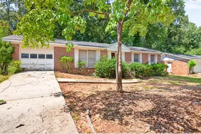 526 Stonewood Drive, Stone Mountain, GA 30087 - Photo 3