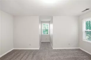 4927 Castlewood Dr SW, Lilburn, GA 30047 - Photo 29