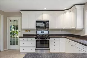 535 Valley Ln, Atlanta, GA 30328 - Photo 5