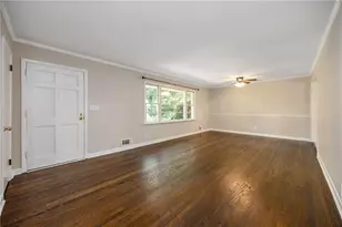 535 Valley Ln, Atlanta, GA 30328 - Photo 11