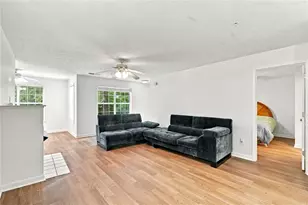 305 Streamside Dr, Roswell, GA 30076 - Photo 9