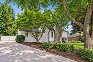 290 Saddle Lake Dr, Roswell, GA 30076 - Photo 1